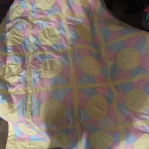 Handmade quilt - Picture 3 of 3